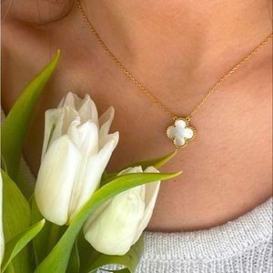 White and gold clover pendant necklace